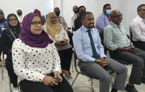 Manadhoo School ge 3 teacher akah Avid college ge scholarship