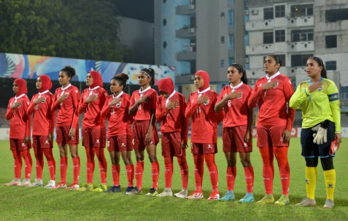 Raajjeyge anhen football team in India aa dhekolhah ekuverikamuge 2 match eh kulhenee