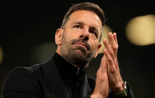 Amorim ge coaching team ah furusathu dhee, Nistelrooy United aa dhurah