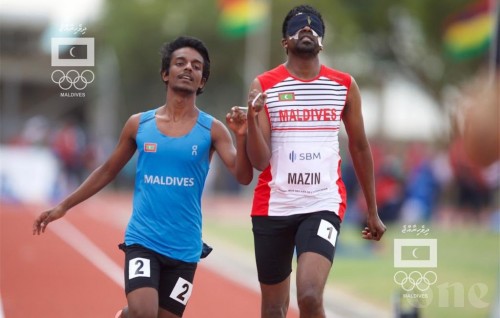 Loafan Athlete, Maazin ah Avas Ride ge driver aku olhuvaali massala fuluhah hushahalhanee