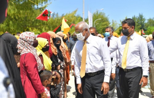 President receives red carpet welcome with Boduberu at Kinbidhoo