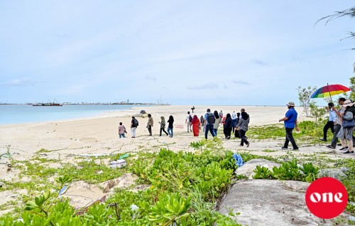 Gulhifalhun ithuru 85 hector adhi giraavarufalhun ithuru 50 hector ge bin hikkanee