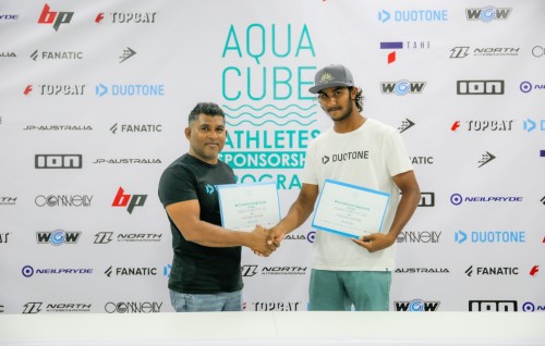 Slingshot ah haassa shukurakaa eku Hantey dhen kuriah dhaanee Duotone athlete ehge gothugai