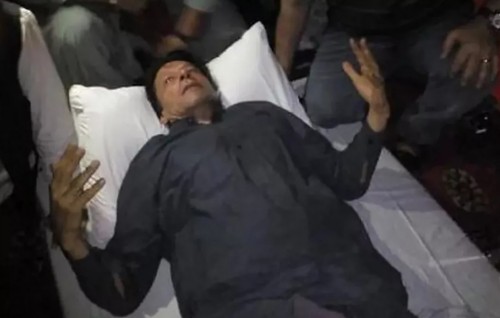 Adhuge dhuniye: Siyaasee vaadhaverin merumakee Pakistan ge siyaasee sagaafathuge therein kamekeve.