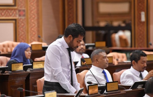 VIA noon airport thakun tax nunagan hushahelhi islaahu beyrukoh, committee in bill faaskoffi