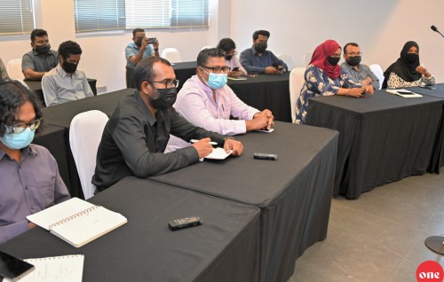 Noosveringe asdharuthah haamakurumah majubooru kurevey gothah oiy maahdhaa uvailumah govaalaifi
