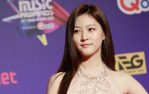 Dhekunu Korea ge actor Mash'hooruKim Sae-Ron maruvefai ovvaa fenihjje