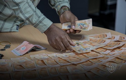 Kalhu baazaarugai dollar gane vikkan ulhunu 2 bidheyseeaku hayyarukoffi