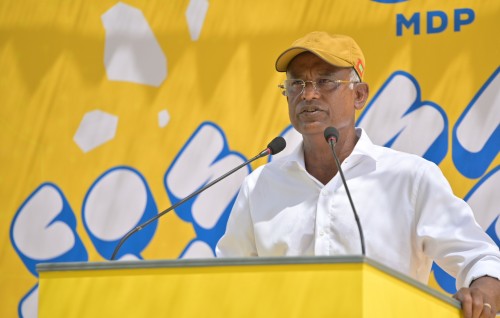 Kushuge vesheege nurakkaa kuda kurevijje, mi'ee emme kuh madhu 5 aharu: Raees