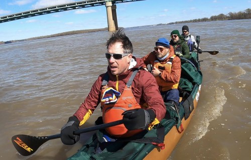 Canoe ehggai Mississippi river huraskoh record eh muguraalaifi
