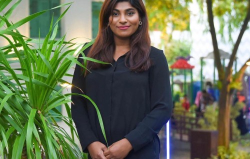 Asoo ah Easa aniyaa kuri iru Easa ge dhoshee firihen dharifulhu geygaeh nei!