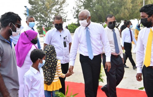 Alhugandumenge tharaggeege mashroouthah amaazu koffai vanee seedhaa rayyithu meehaa ah: Raees