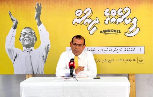 Driver in amilla ah Taxi ganegen dhuvvaa nizaam uvaalumah Nasheed ge visnunfulheh!