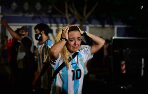 #Photo : Maradona ge supporterunge hiythah ''kudhi kudhi''