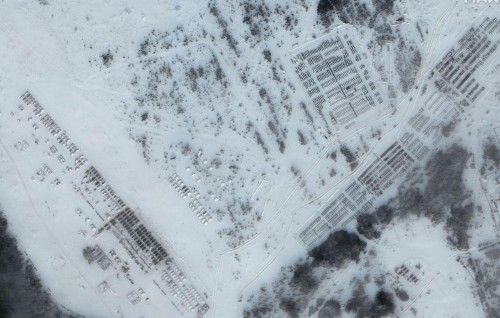 Russia accelerates movement of military hardware towards Ukraine