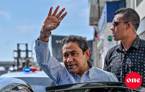 Aarashu hiyaanaathuge massalaigai aadhiththa dhuvahu Raees Yaameen ah hukum kuranee