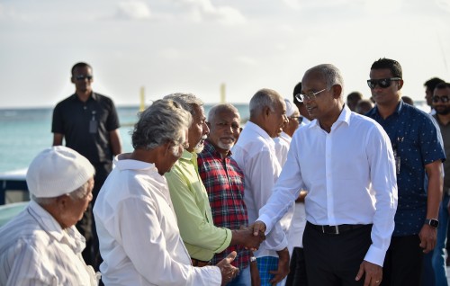 Dhethin mas therey masveringe shakuvaathaka hallu hoadhai dheynan: Raees
