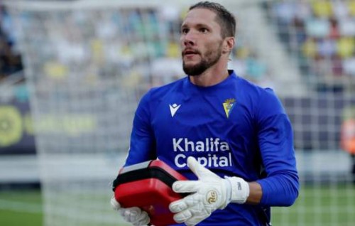 Barca molhuvi match gai Cadiz ge goalkeeper ''Hero'' akah