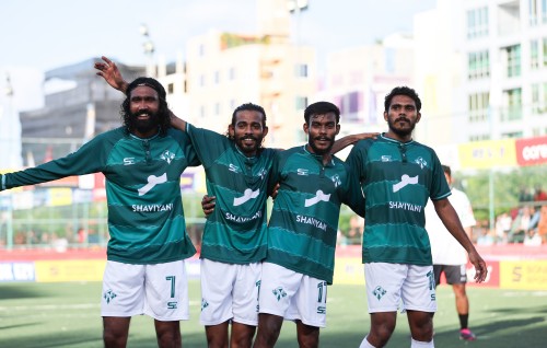Thimarafuttaai Buruni ah 2 vana molhu, Kinbidhoo feshun rangalhu koffi