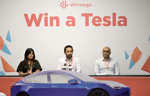 TESLA car eh hoadhumuge furusathu Dhiraagu in hulhuvaalaifi