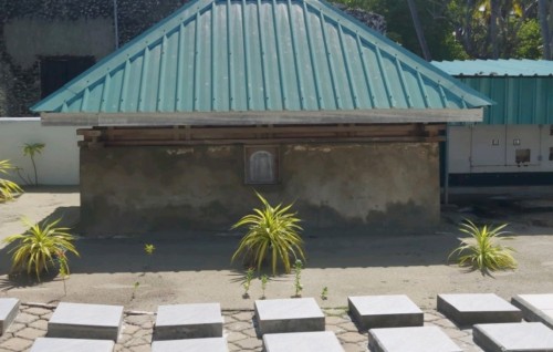 Dhivehi thaareekhu: Assulthaanul Ghaazee Mohamed Qhiyaasuddheenuge gaumeekhidhumaiy