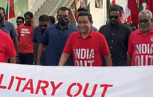 India sifain Rajjeygai thibumaa medhu fenna nuffena vote nagan Raees Yameen govaalaifi