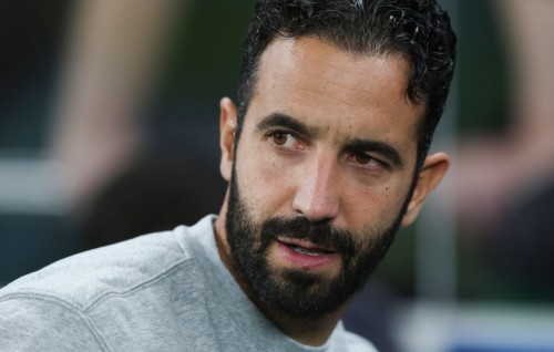 United in aa coach Amorim gendhanee 10 million Euro dhakkaafai