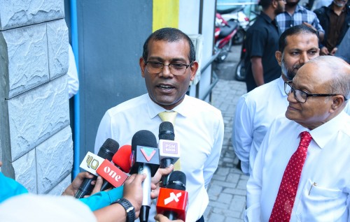 Huhjatheh dhekkumah verin abadhuves gaanoonu asaasee ge vaahaka dhakkaa, Maumoon ves e huhjathu dhekkevi: Nasheed