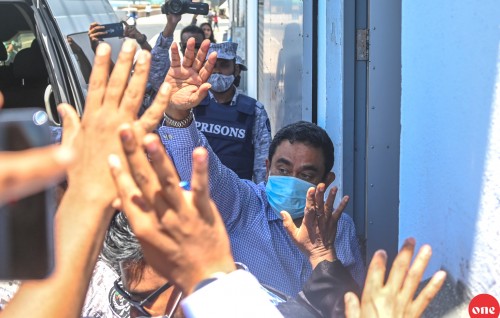 #OnePhoto : Raees Yameen Criminal Court ah haaziru kurumaa gulhigen muzaaharaa kurun