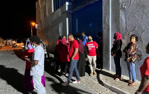 Muzaaharaa in hayyaru kuri 2 meehun sharuthu thakakaa eku dhookollaifi