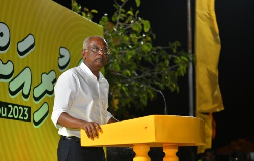 Riyaasee inthihaabuge kurin Laam atoll ge rahthah gulhaalaa manzaru fennaane: Raees