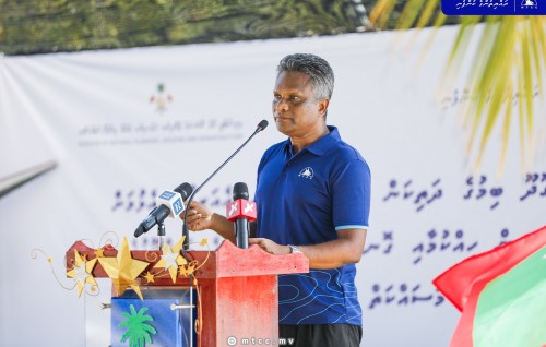 Airport ah beynunvaa bimaa eku Magoodhoo ge bin hikkan fashaifi