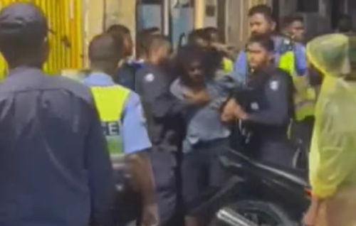 Fuluhun ah valhun biru dhekki massalaigai hayyaru kuri meehun ge bandhah 7 dhuvas