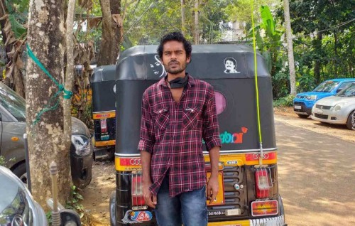 India inn gellunu dhivehi meehaa fenijje, eynaa ge haalu rangalhu