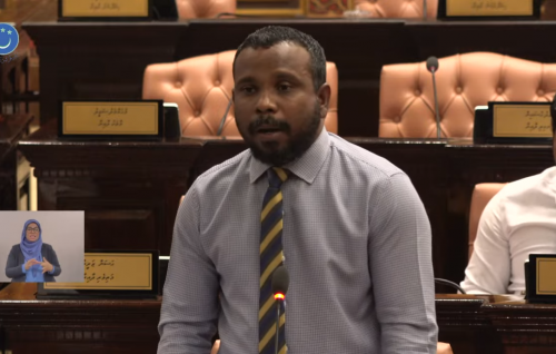 Fenuge nizaamaa hedhi anehunge gain meeruvas nudhuvaa kamah vidhaalhuvumun member Raashid ge vaahaka huhttuvaifi