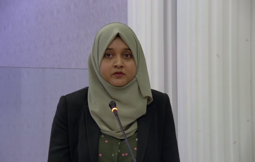 Aarashu hiyaanaath: Yaameen ge faraathu hushahelhi gaanoonee asaaseh nei nukuthaathakah riaayaiy nukuraan dhaulathun edhen: Dhaulaiy