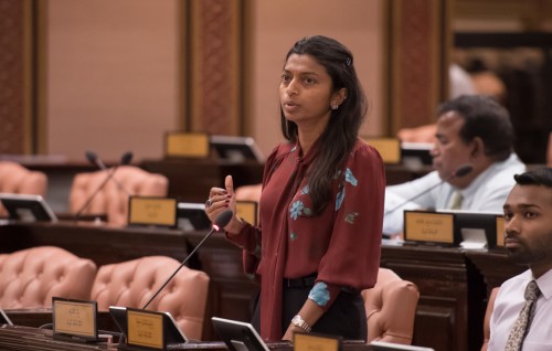 Dhoonithakuge massalaigai vazeeraku AG ge lafayakah edhenjehey sababeh nuvisney: Eva