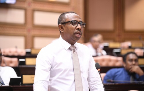 Fayyazuge ithubaaruneiy kamah hushahalhan havaalu koffai, thaaeedhu kurumakee olhuvaalumeh: Azim