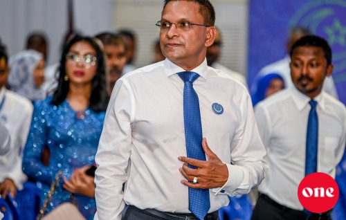 Chagos mahsalaagai siyaasathu badhalucee faisaa aai nufoozuntho balan garaaru husha'halhai bahus fashaifi