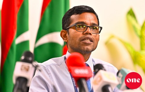 Party badhalumun member kan gelley islaahakee democracy ah elhey muhinmu fiyavalheh: : Fahmy