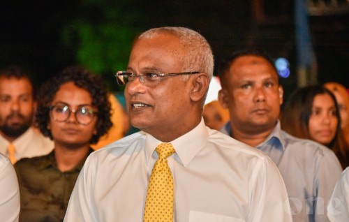 License joorimanaa thakah rangalhu halleh hoadhai dheynan, faritha kuranvee license nagaigen dhuvvan: Raees
