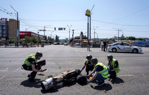 Russia ‘changes tactics’ and hits Kyiv with daytime missile attack