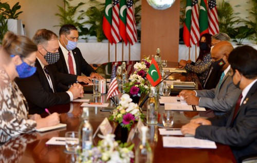 PHOTO: Raajje aai America aa dhemedhu rasmee vaahakathah beyhvvun