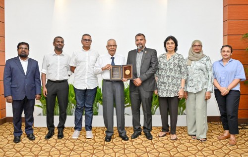 Fathuruverikamuge sinaa'athah MU Maniku kohdhehvi hidhumathuge agu SATA in vazankohffi