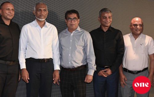 Raees, budha dhuvahu viyafaariverinnaa bahdhalu kurahvanee 