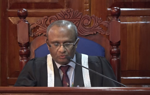 JSC mahsalaige bench ah fandiyaaru Suoodhuge badhalugai Fandiyaaru Mahaazu