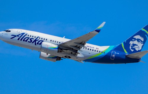 Alaska airlines ge flight ehge engine nivvaalan ulhunu passenger aku hayyaru kohfi