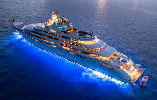 Russiage mahujanu Usmanov ge biya yacht ah dhuniyeyge ethah record eh!