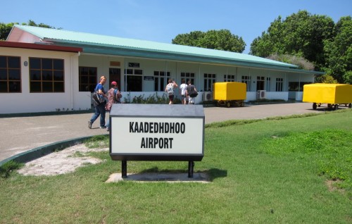 Kaadehdhoo airport international nukurevey nama, Thinadhoo gai international airport eh alhaanan: Raees