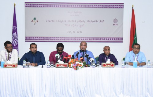 Democracy dhemehettumah, e nizaamuge asaasthakah ihuthiraamkuraa bayaku ufadhdhanjehey: Election Commission